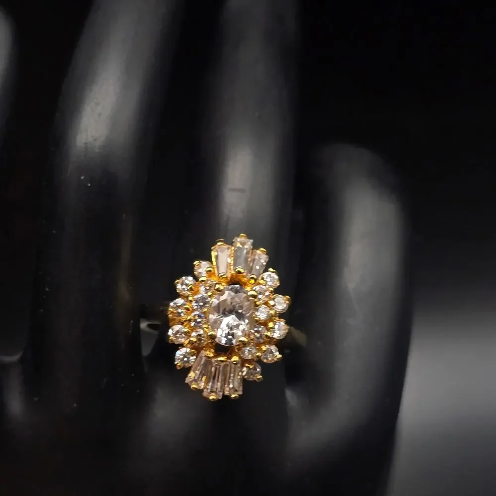 Elizabeth Taylor Avon Evening Star Ring Size 8 CZ Gold Tone 1990s Vintage